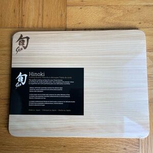 NEW Shun Hinoki Wood Cutting Board Size Small